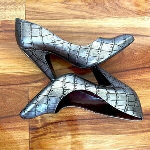 Jessica Simpson Gray Quilted Heels